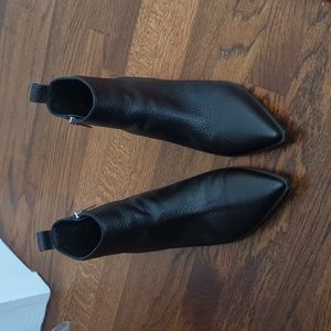 Everlane black pointed toe booties